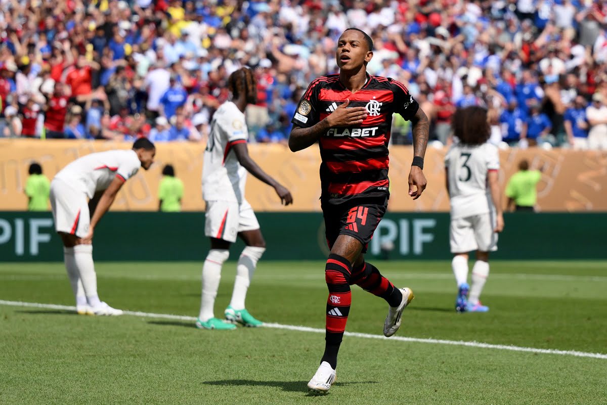 Wallace Yan registra feito inédito na história dos Mundiais e recebe reconhecimento da Fifa
