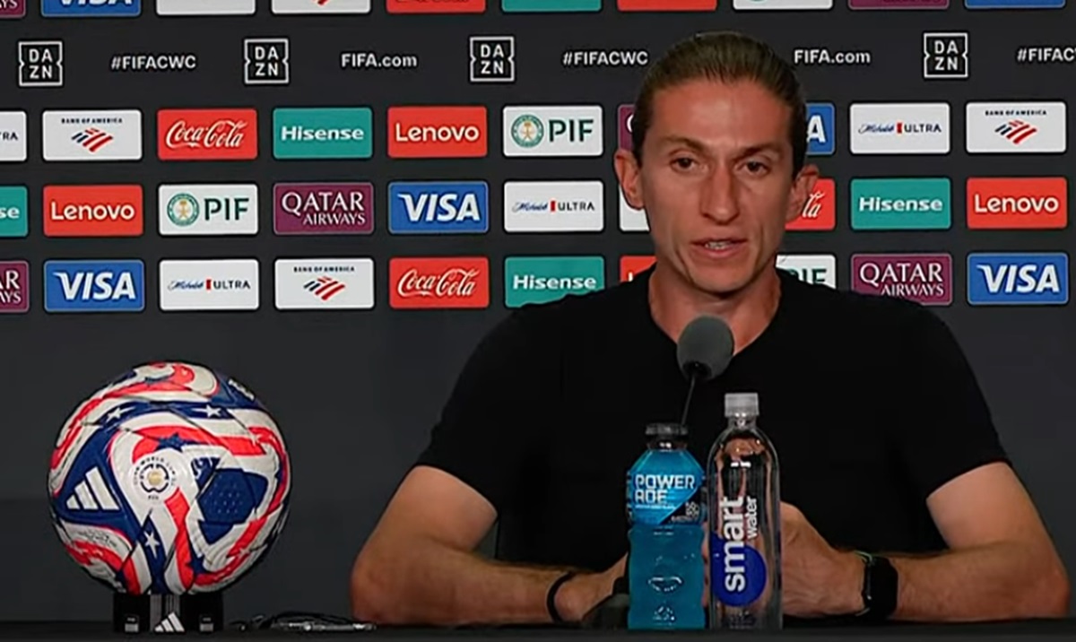 ‘Me deixou maluco’: Filipe Luís aponta incômodo após expulsão no Chelsea