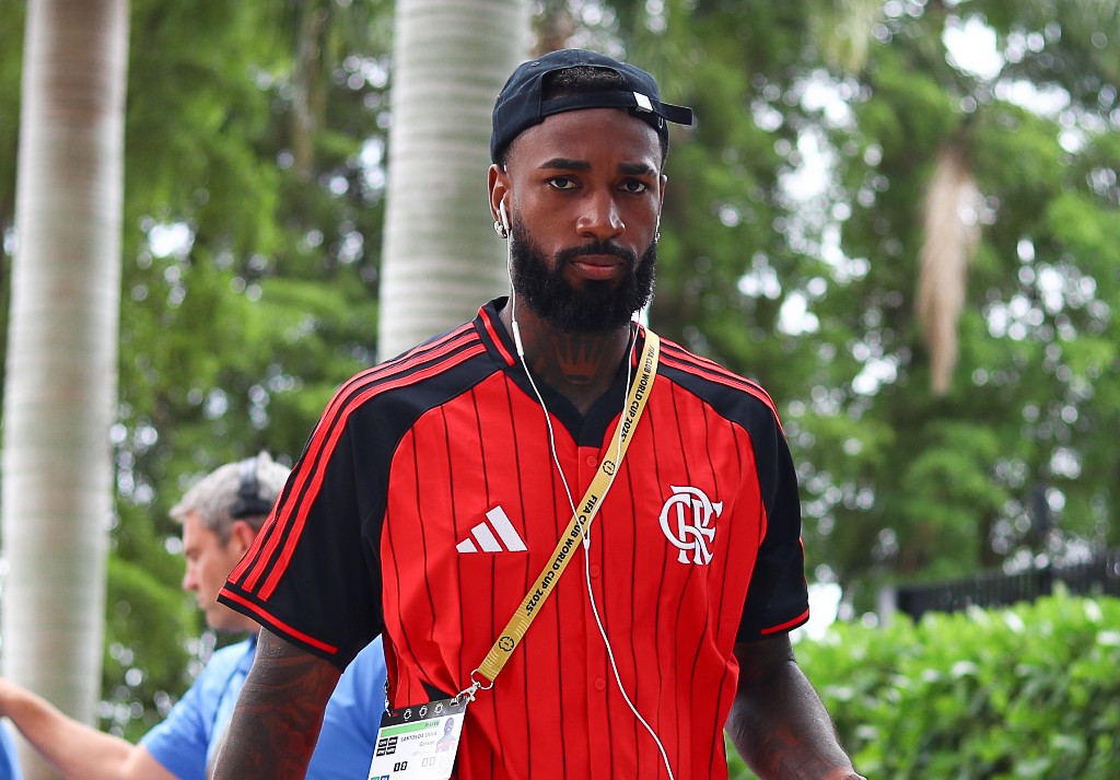 Clima pesa, e Gerson não se despede do elenco do Flamengo no Ninho