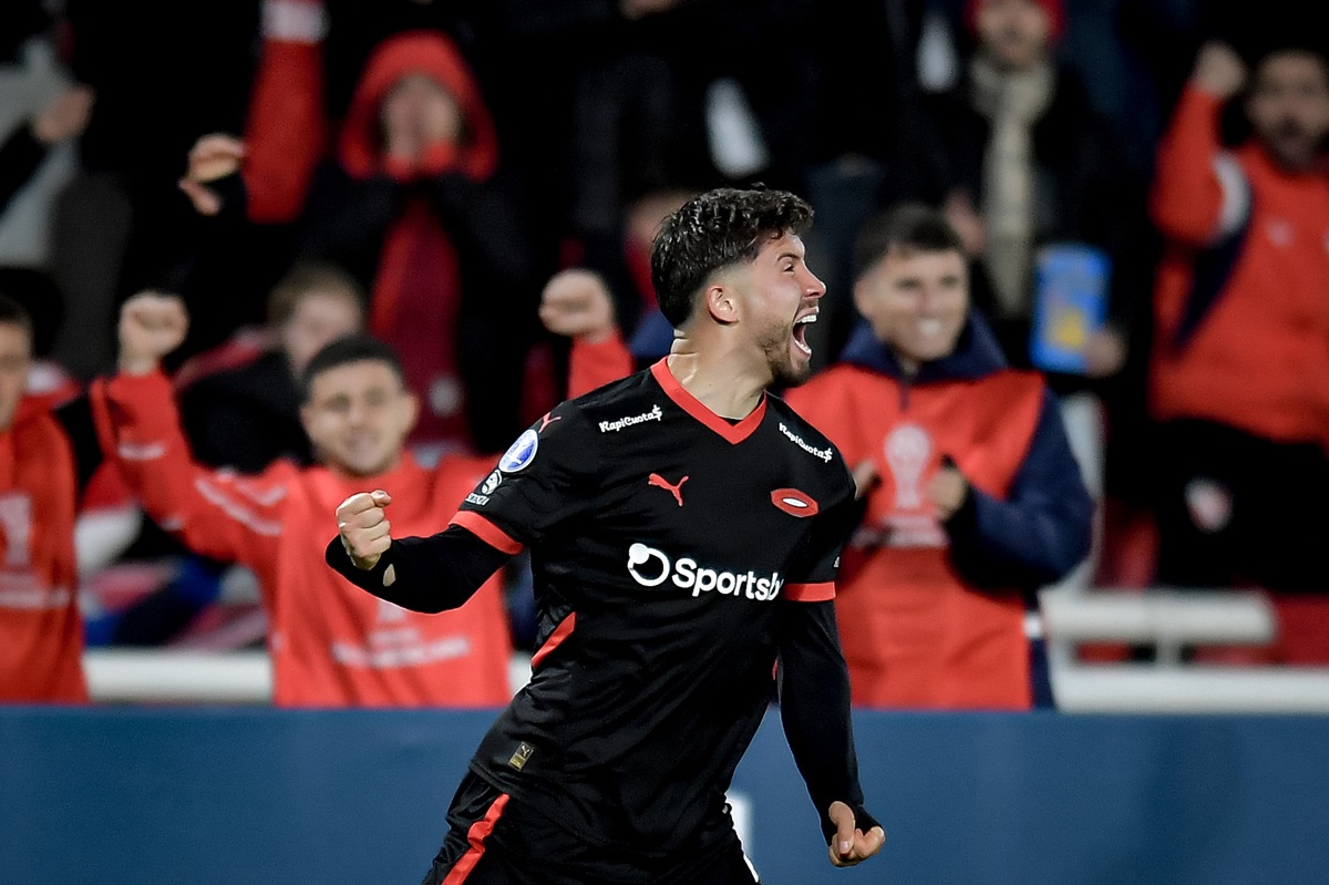 Loyola comemora gol do Independiente