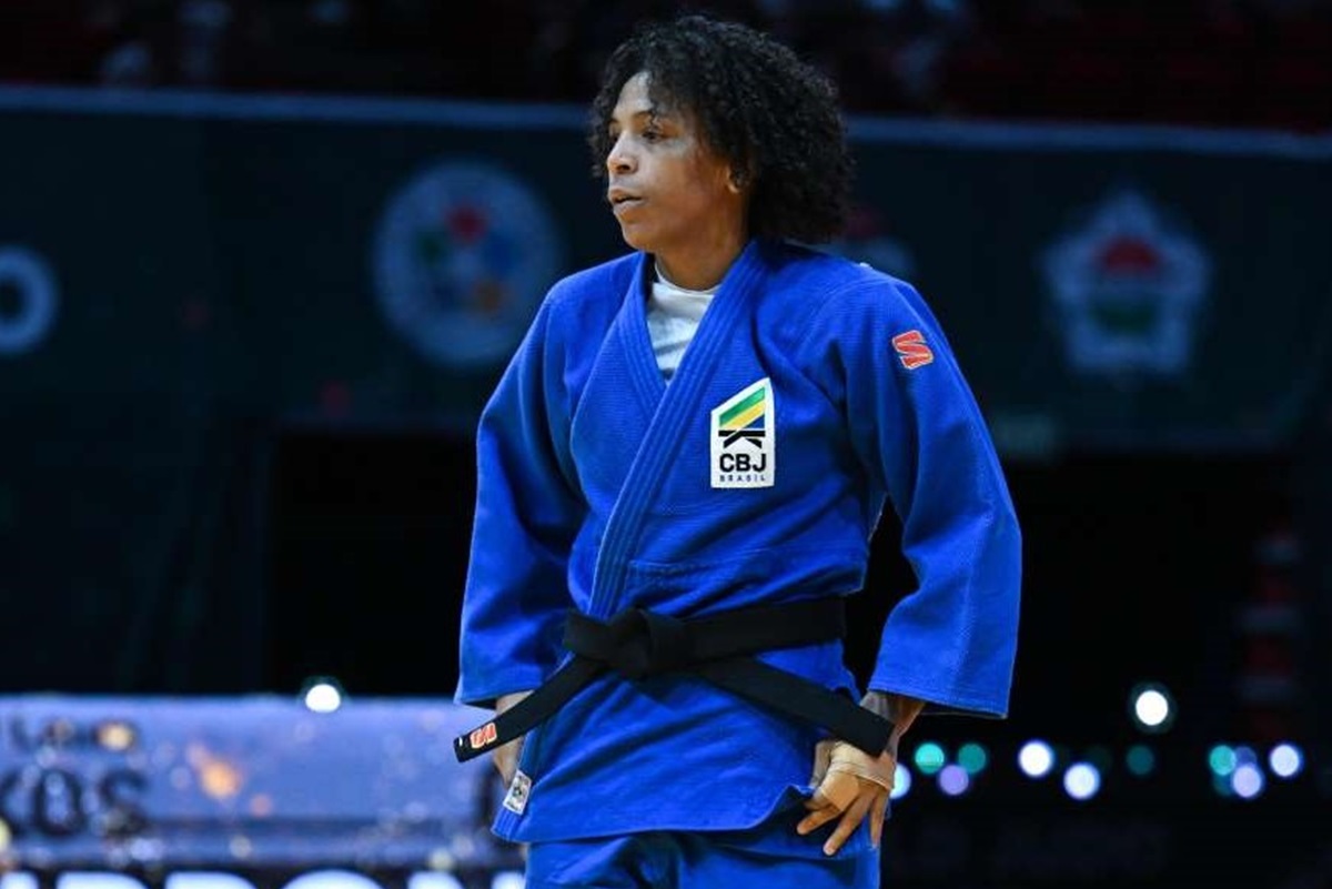 Celebrada pelo Flamengo, Rafaela Silva chora após ficar fora do pódio no Mundial de Judô