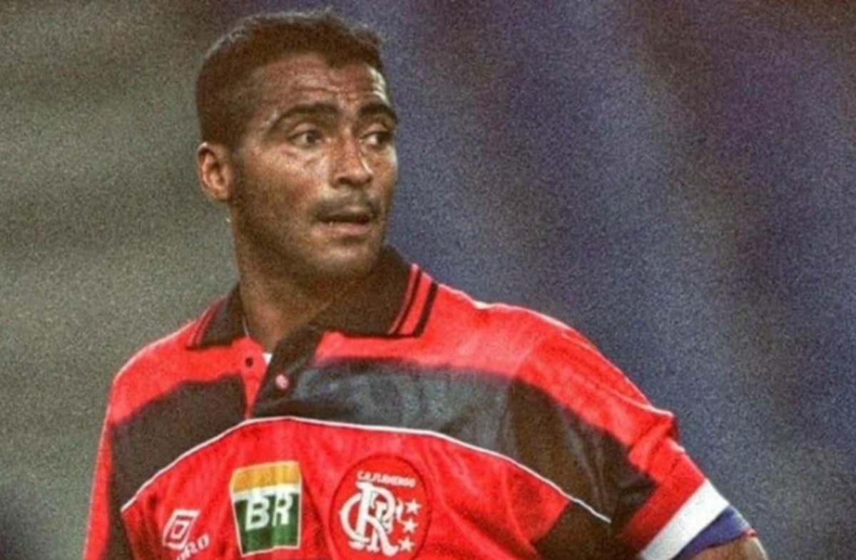 Romário relembra treino em que passou mal no Flamengo: 'Vi tudo rodando'