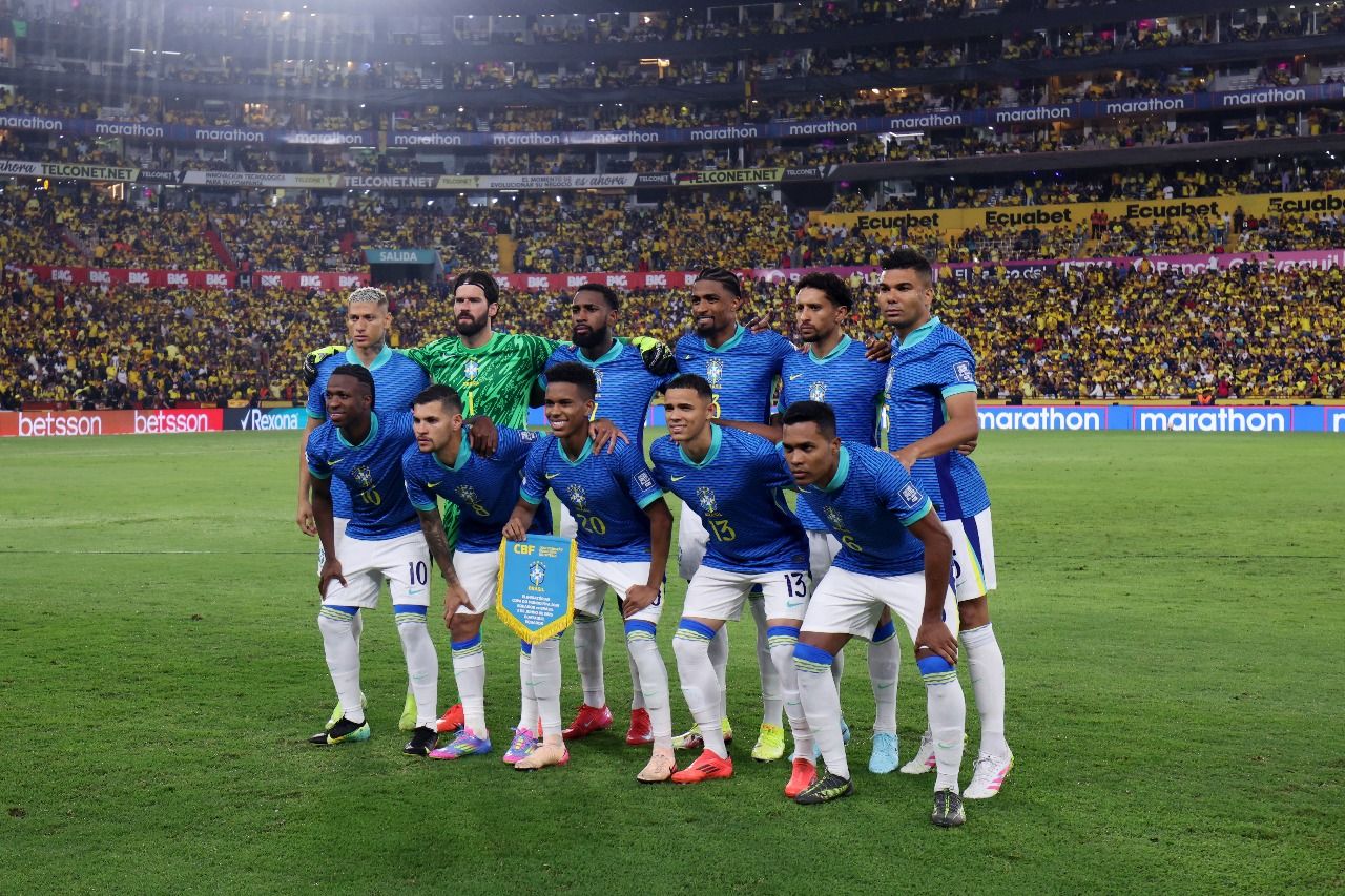 Com 2 do Flamengo, Brasil passa em branco contra Equador na estreia de Ancelotti