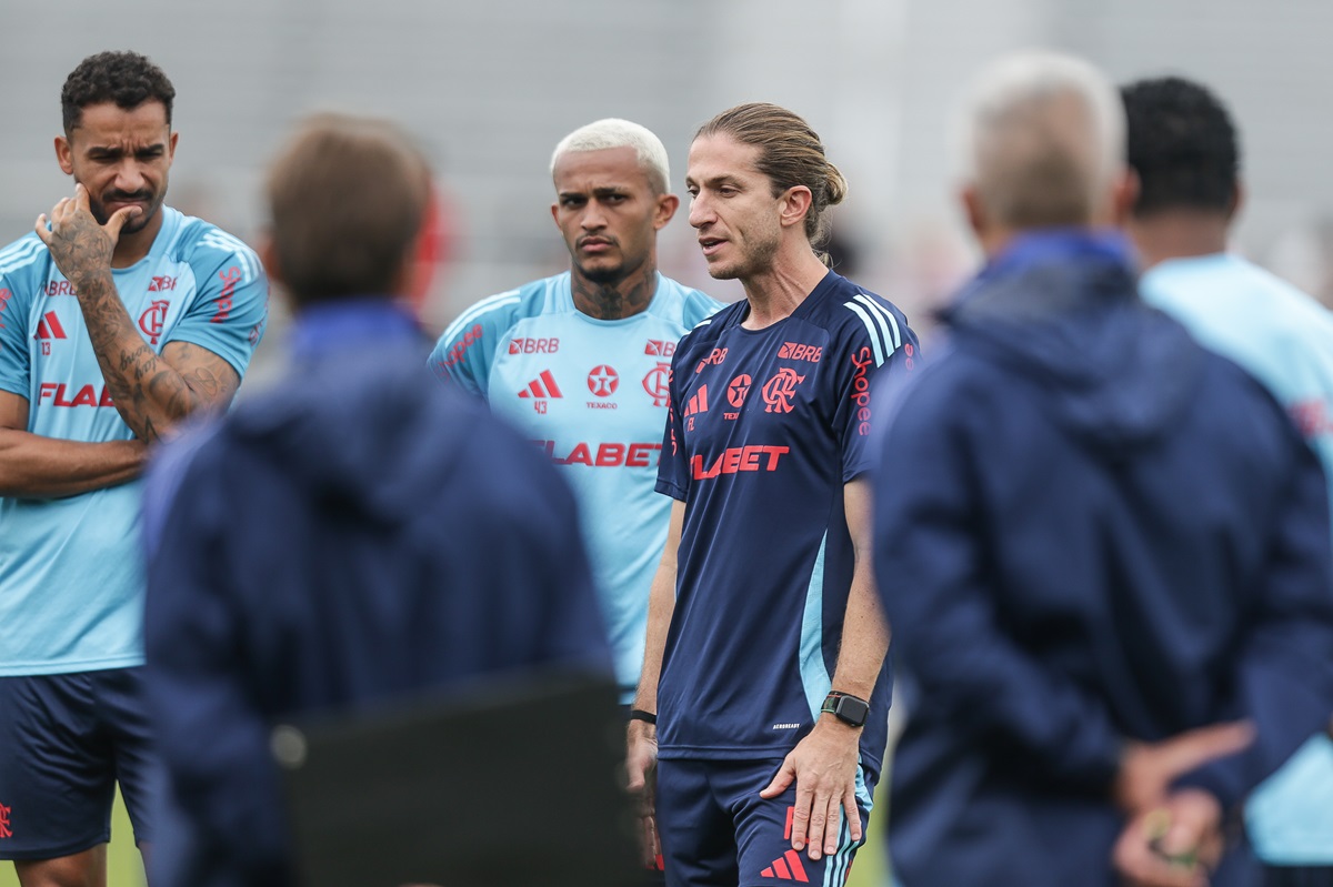 Filipe Luís descarta desculpas e alerta elenco do Flamengo: 'Se baixar intensidade, já sabe'