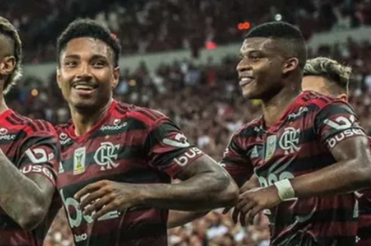 Santos avança por contratação de ex-atacante do Flamengo