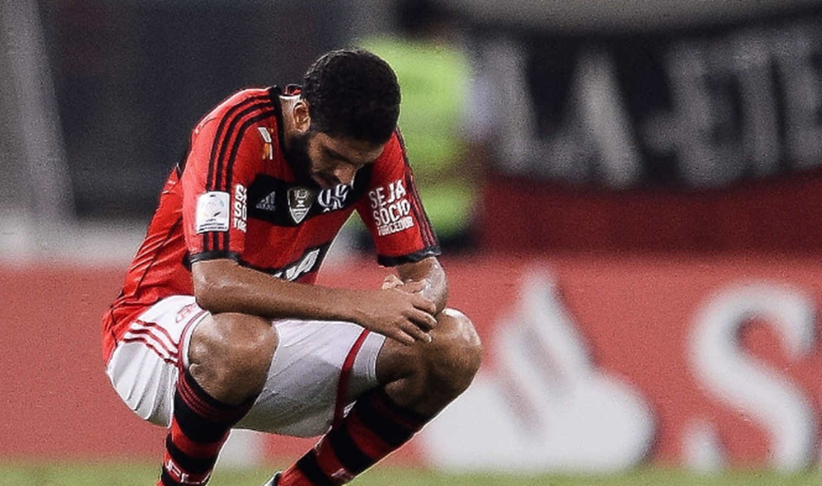 Ex-zagueiro do Flamengo diz que quase jogou no Palmeiras