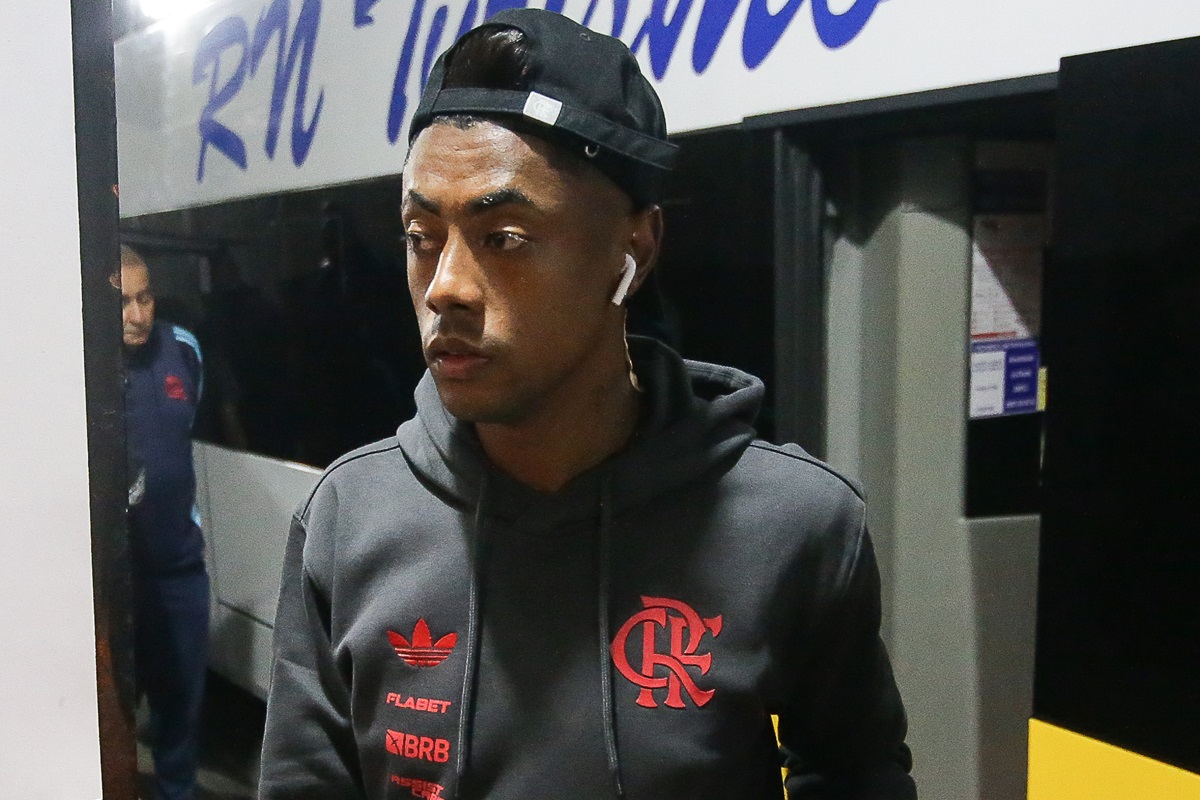 Rei dos Clássicos, Bruno Henrique perde Fla x Flu por erros seguidos de arbitragem
