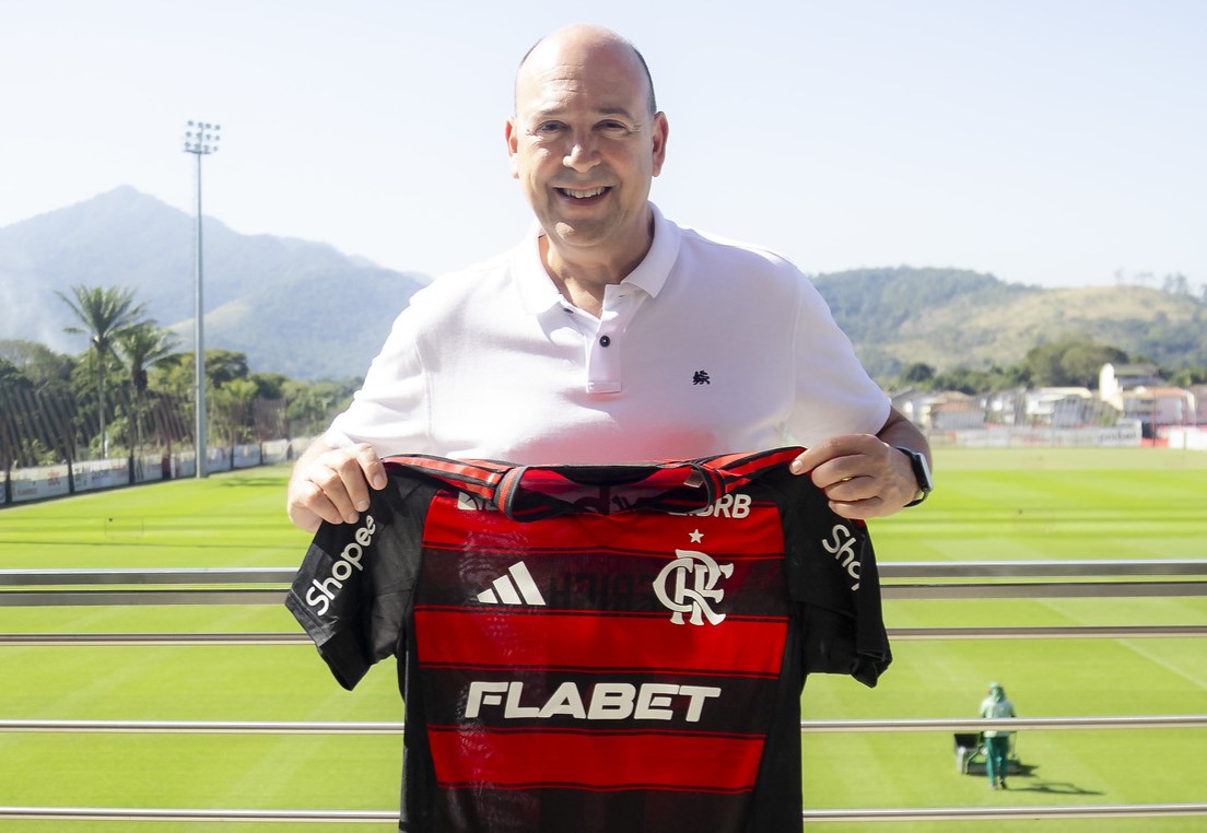 CEO do Bayer Leverkusen se rende à base do Flamengo após goleada
