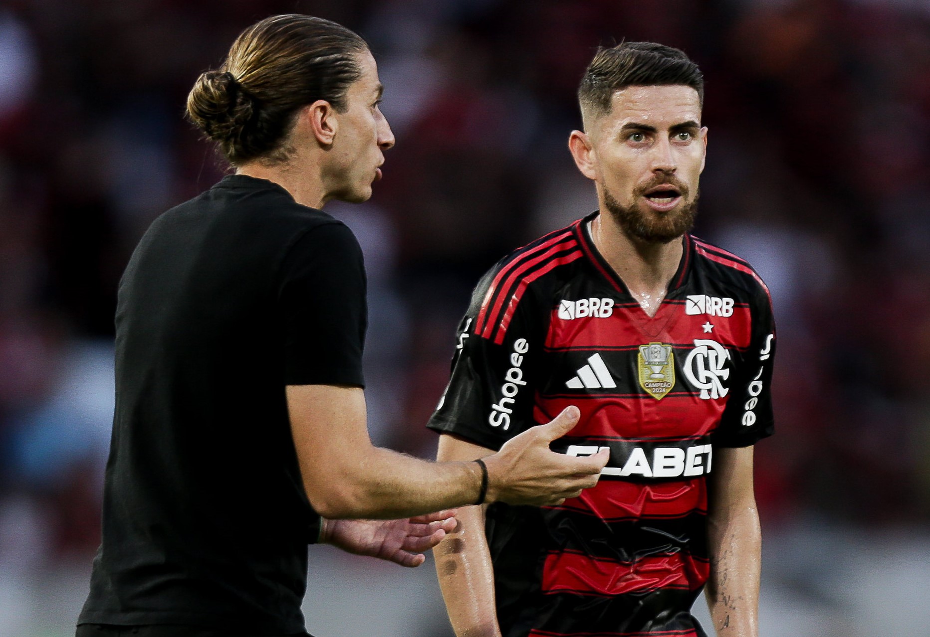 640 jogos e 147 estádios depois, Jorginho estreia profissionalmente no Brasil