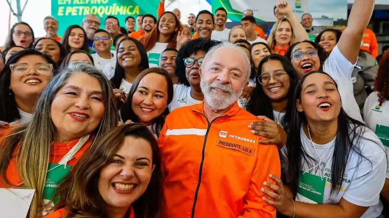 Lula faz analogia com derrota do Flamengo para Bayern de Munique