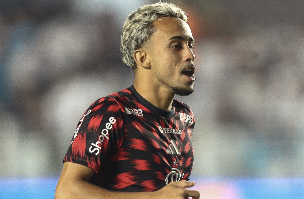 Matheus Gonçalves pede passagem, e Filipe Luís faz promessa: ‘Vai ter oportunidade'