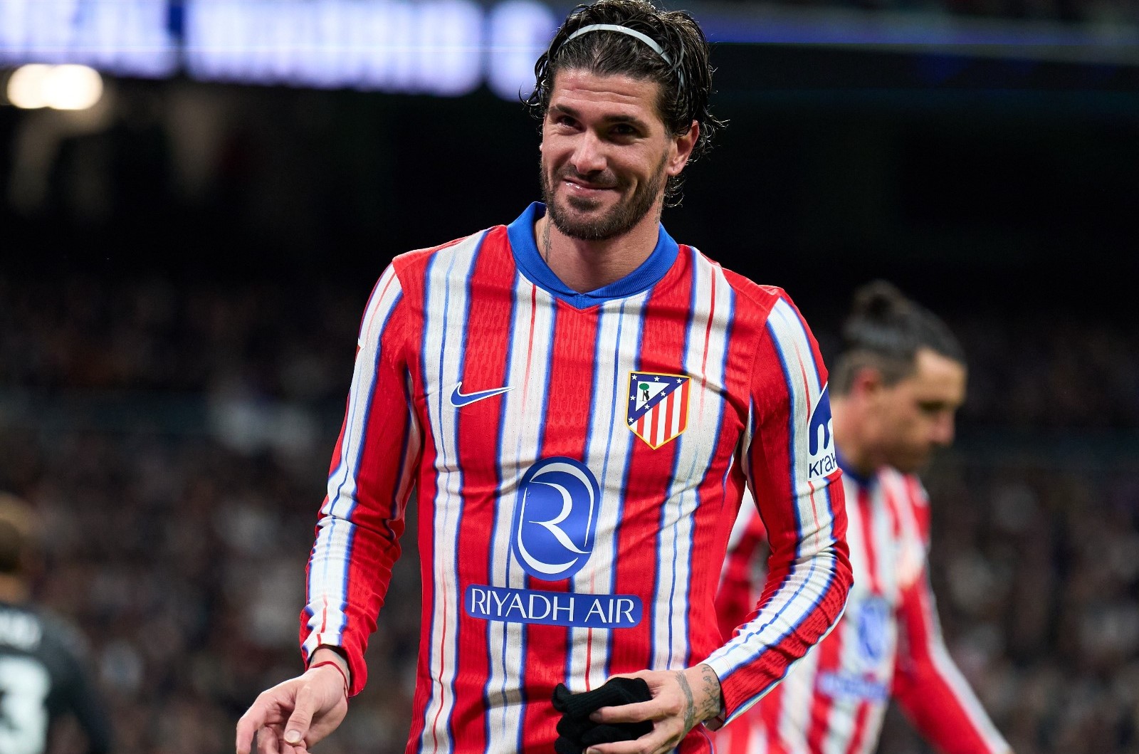 Cabe no Flamengo? Atlético de Madrid faz 'promoção' por De Paul