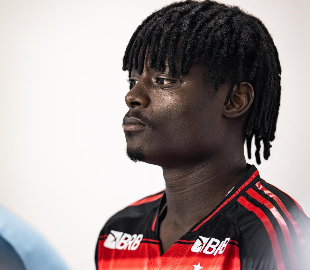 Shola agradece após chance no profissional do Flamengo