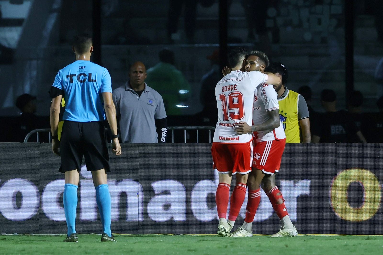 Inter recebe várias propostas e pode perder atacante contra Flamengo