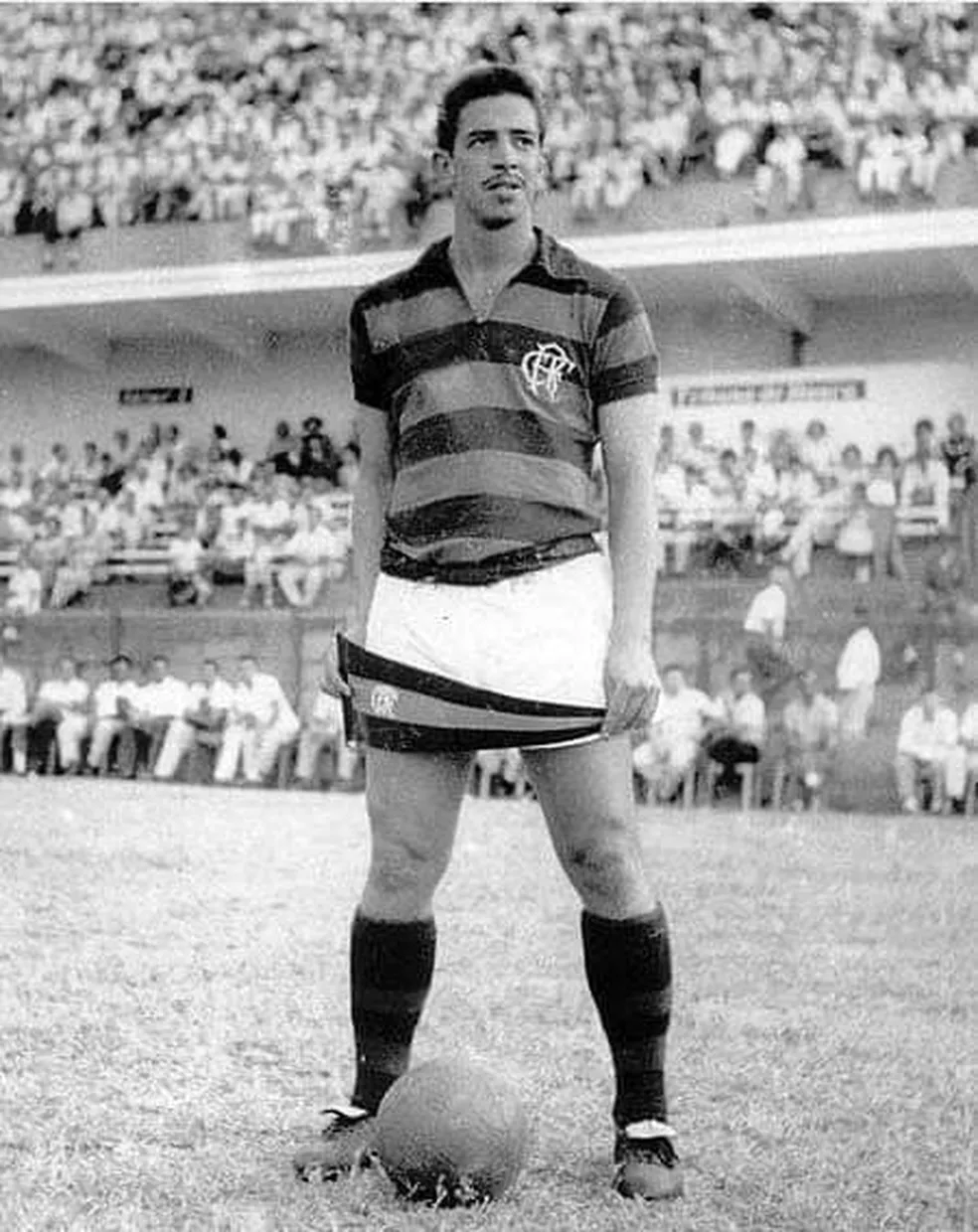 Henrique Frade artilheiro histórico do Flamengo nos anos 50 e 60
