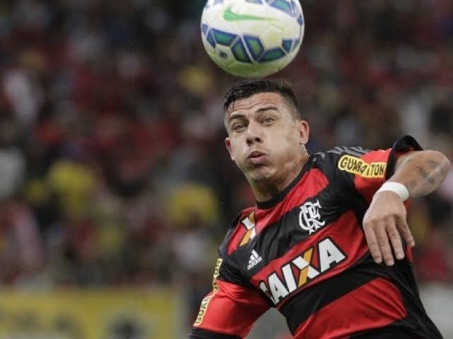 Ayrton em jogo do Flamengo