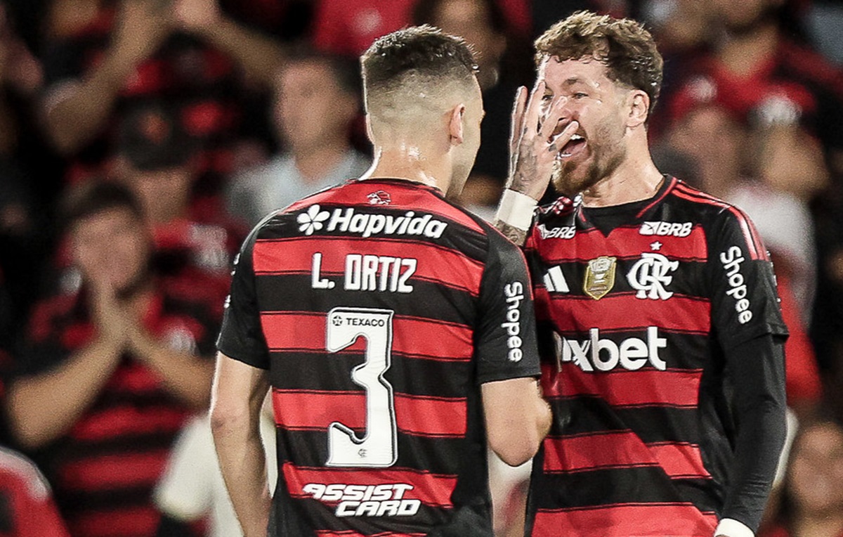 léo ortiz e léo pereira em jogo do flamengo contra mirassol