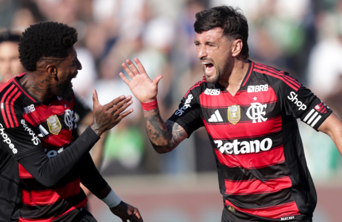 arrascaeta e emerson royal comemoram gol do flamengo