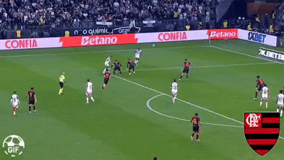 Arrascaeta recebe de Carrascal e empata para o Flamengo contra o Corinthians