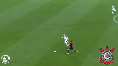 Yuri Alberto sai na cara do gol e abre o placar para o Corinthians contra o Flamengo