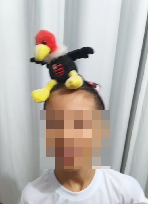 Cabelo Maluco com o Urubu, mascote do Flamengo