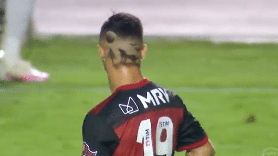 Corte de cabelo de Michael durante São Paulo x Flamengo
